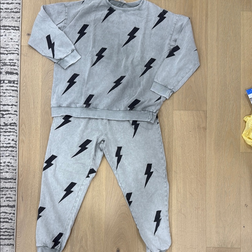 Easel Gray and Black Lightning Bolt Jogger Set